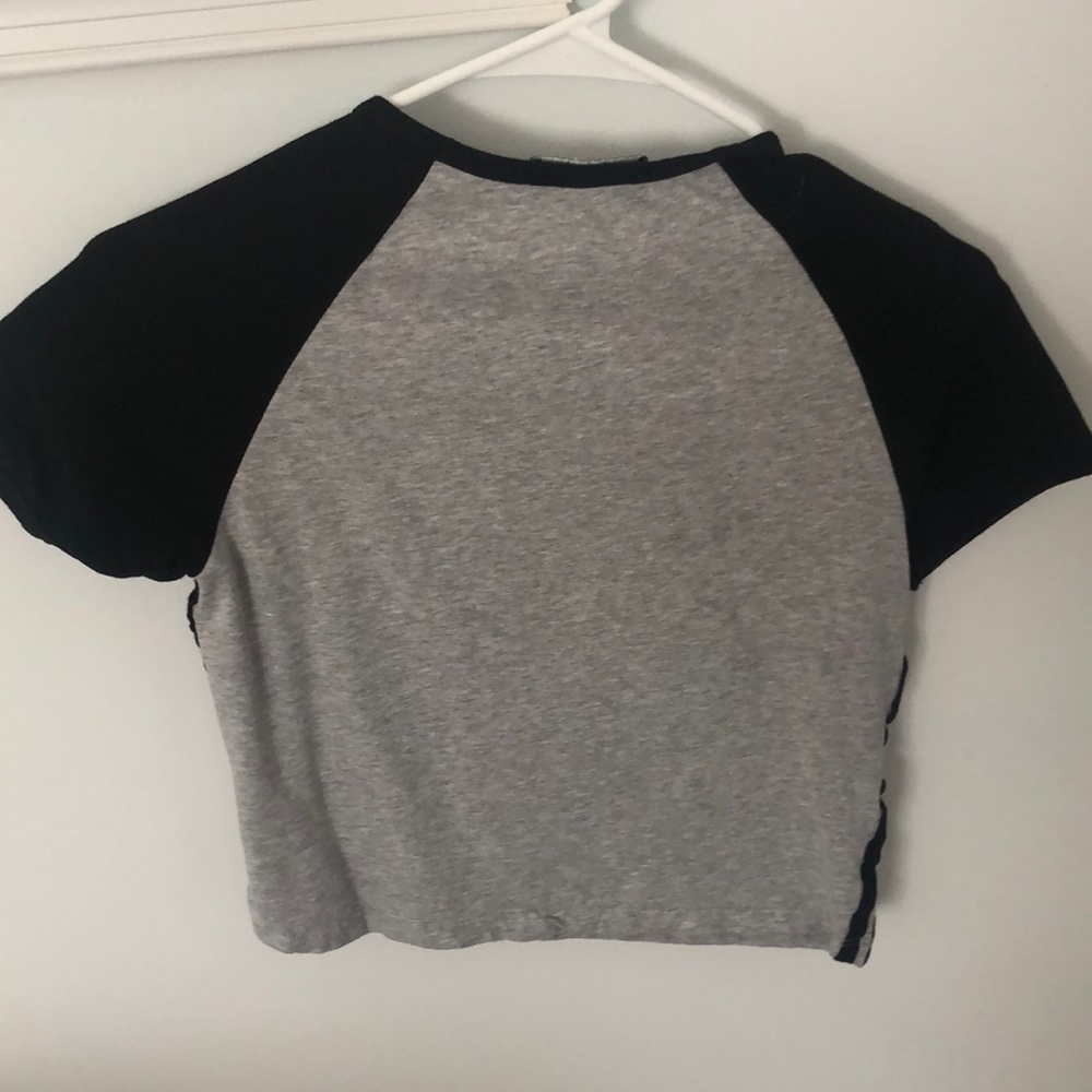 brandy melville tee - Picture 2 of 6